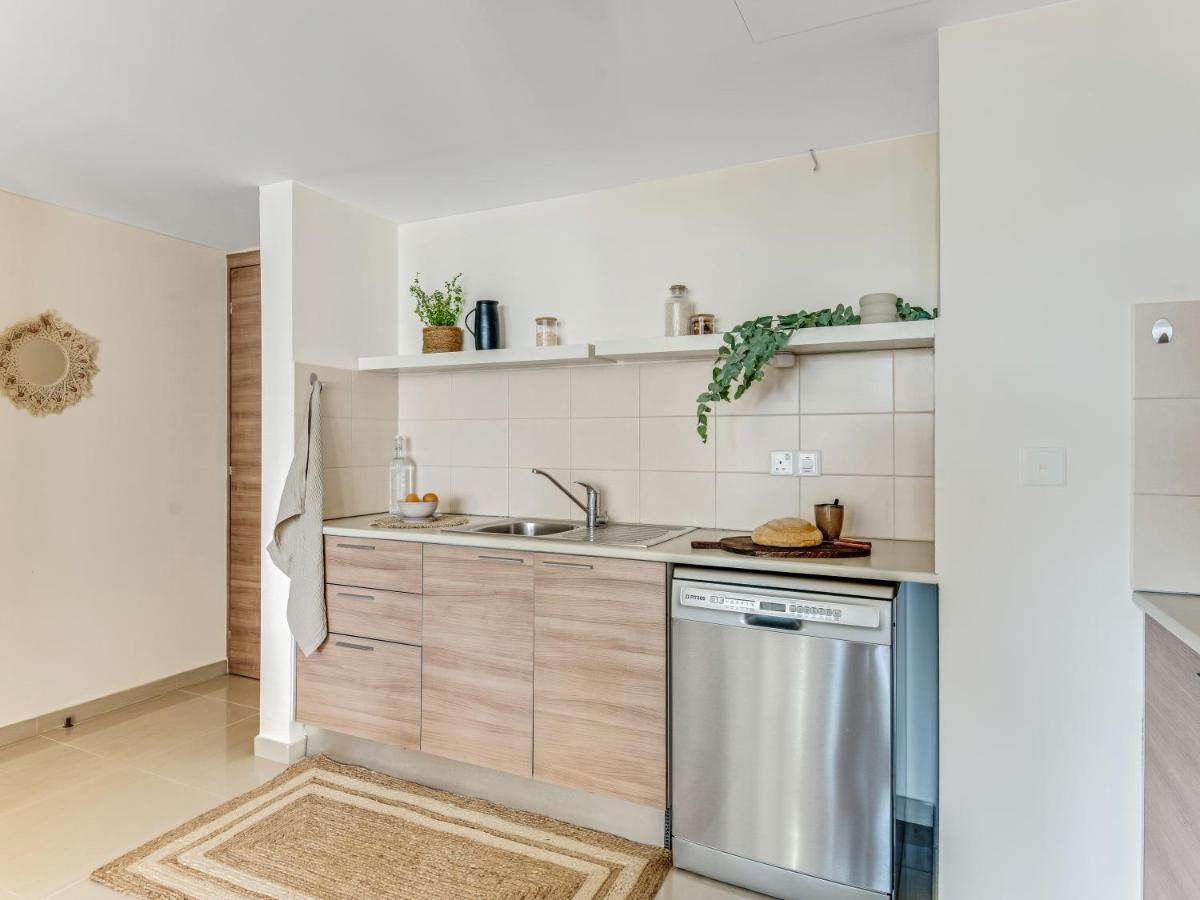 Sanders Marathon - Cute 2-Bedroom Apartment With Shared Pool Limasol Buitenkant foto